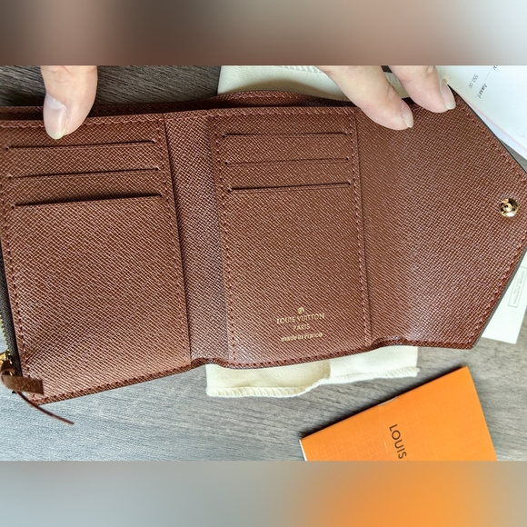 Louis Vuitton Victorine Wallet - Picture 8 of 9